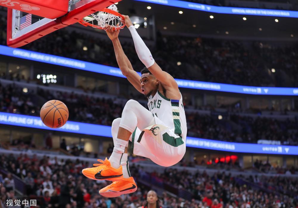 他在中場的 他在中場的