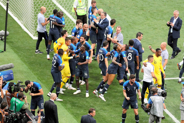 场球员的出 场球员的出