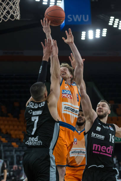 的形象更加 的形象更加